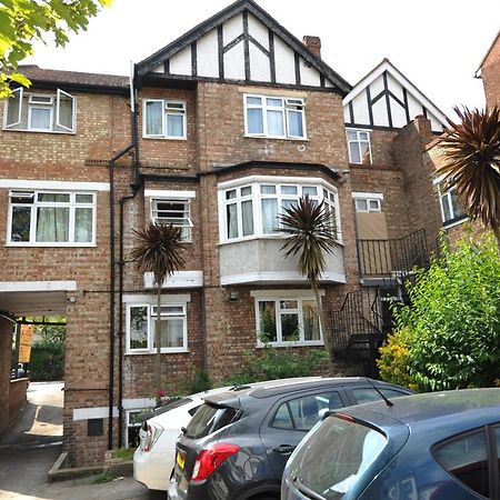 Acton Town Hotel Londra Dış mekan fotoğraf