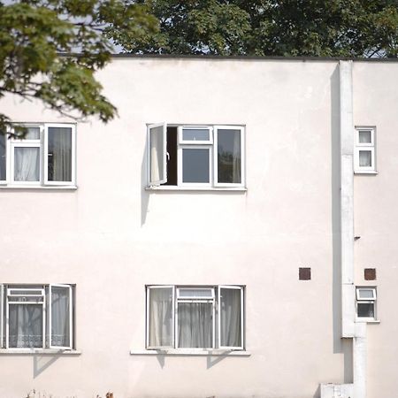 Acton Town Hotel Londra Dış mekan fotoğraf
