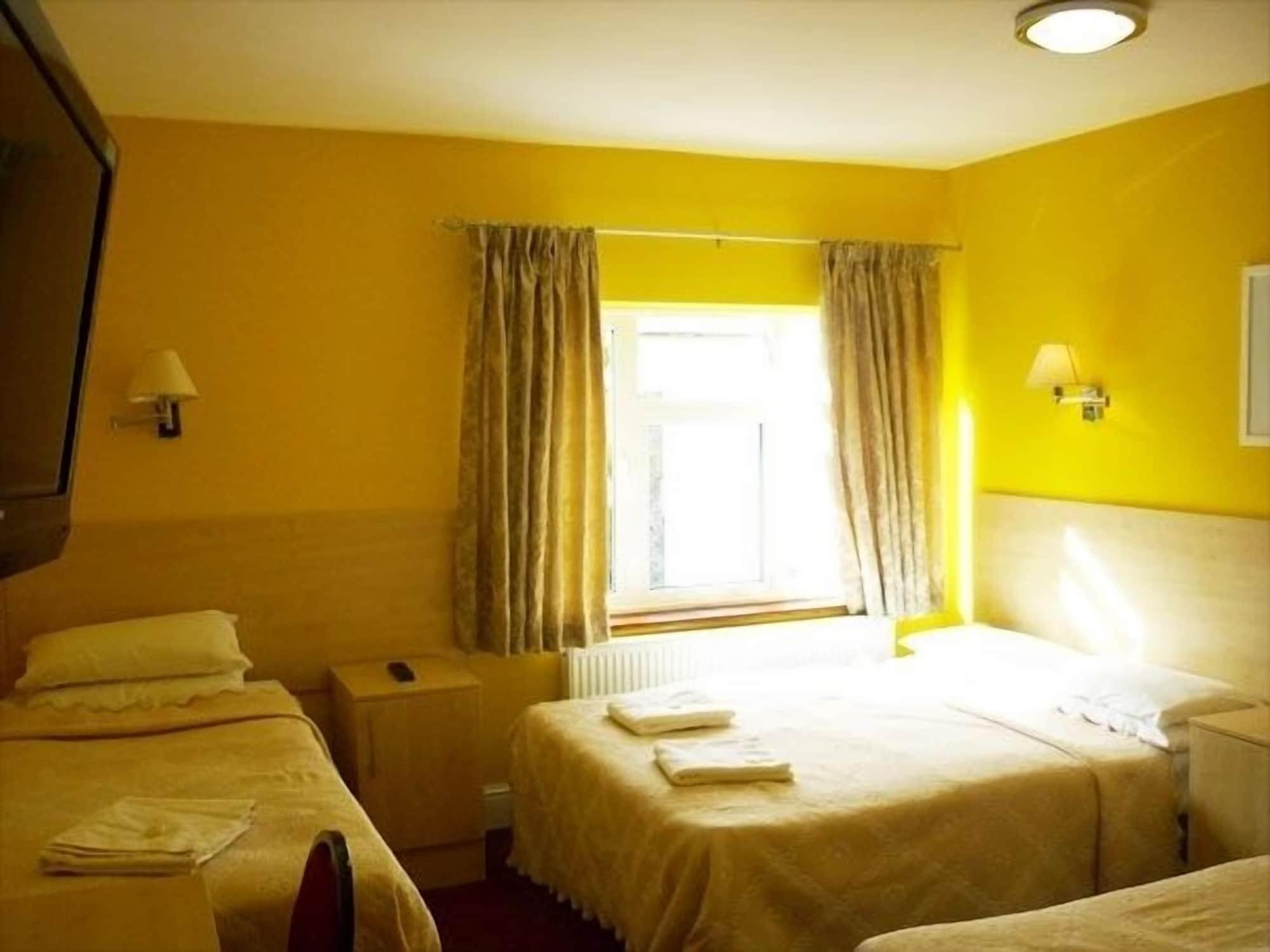 Acton Town Hotel Londra Dış mekan fotoğraf