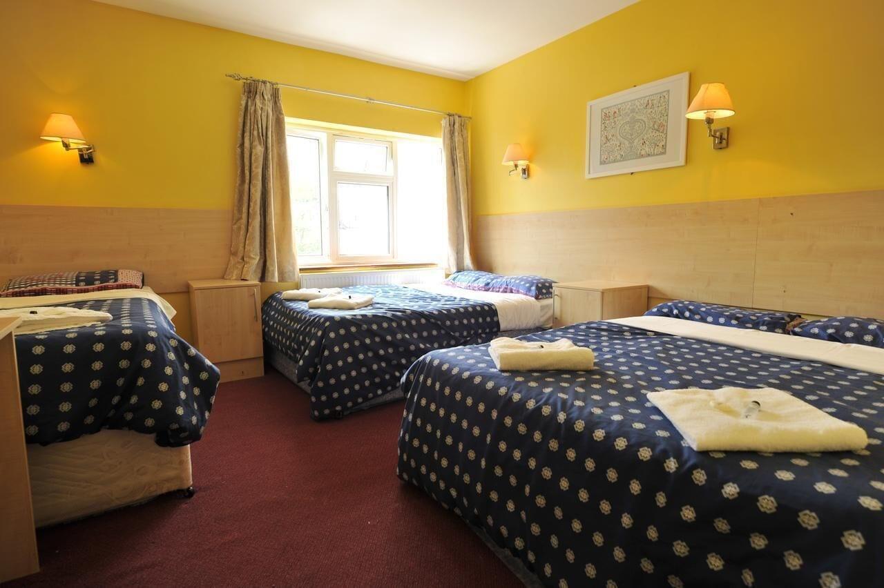 Acton Town Hotel Londra Dış mekan fotoğraf