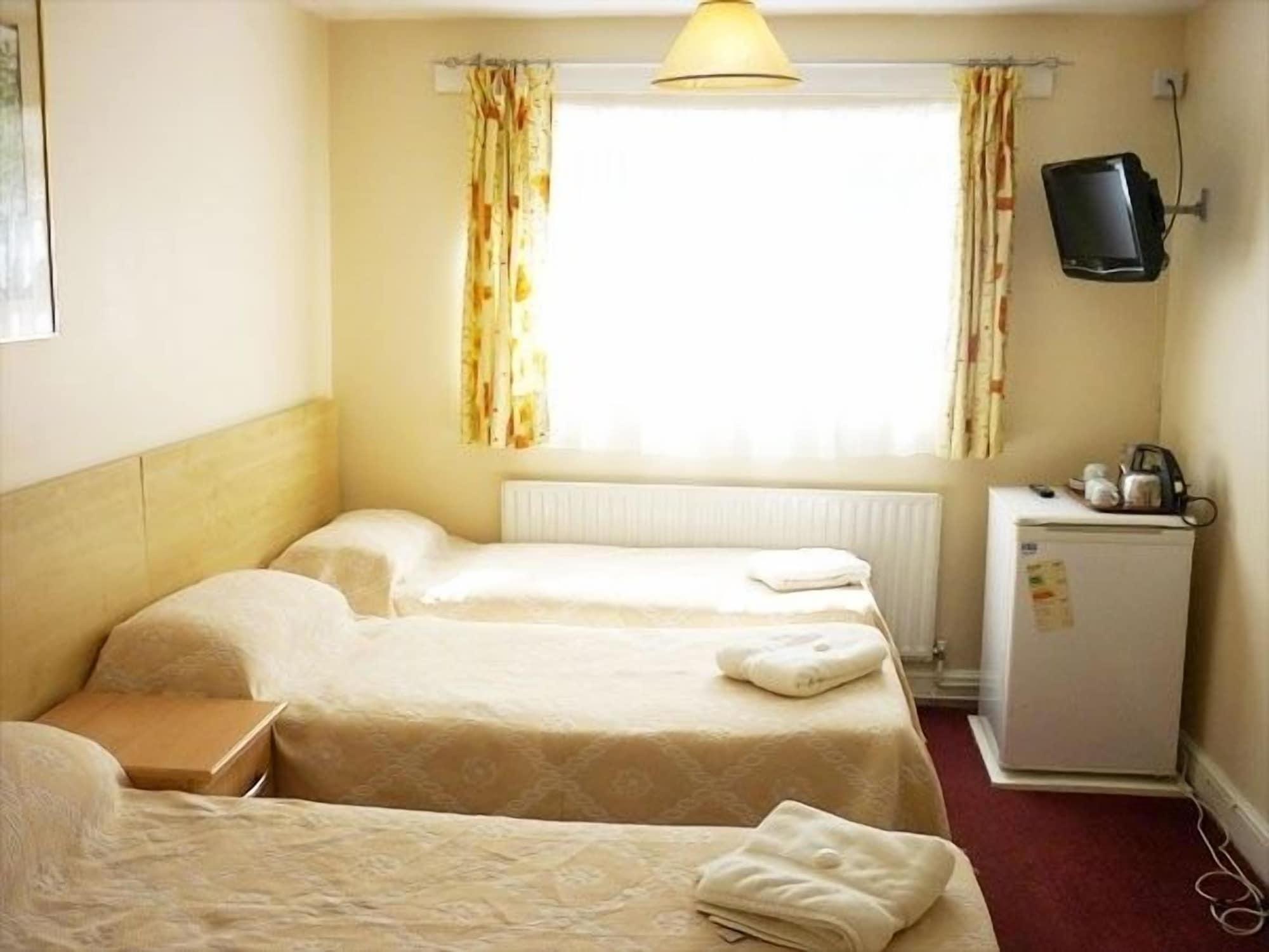 Acton Town Hotel Londra Dış mekan fotoğraf