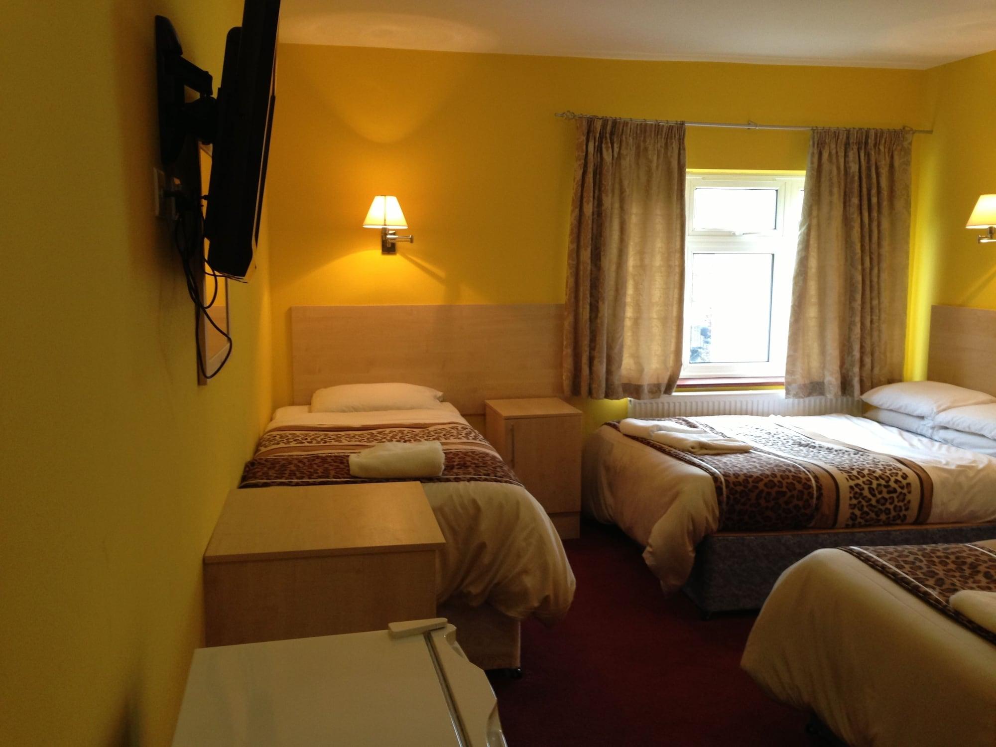 Acton Town Hotel Londra Dış mekan fotoğraf