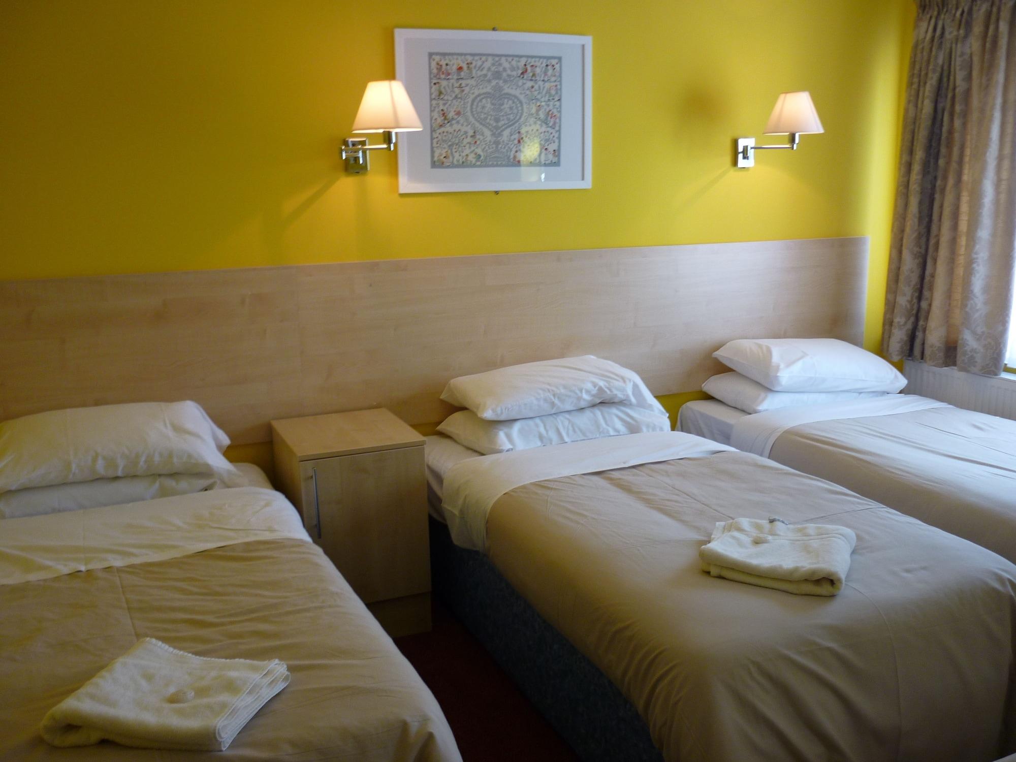 Acton Town Hotel Londra Dış mekan fotoğraf