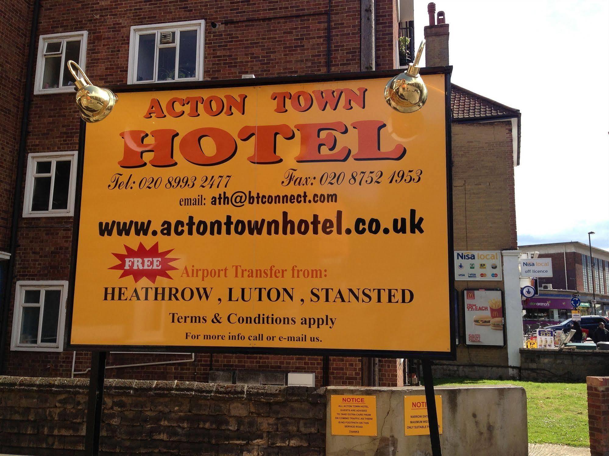 Acton Town Hotel Londra Dış mekan fotoğraf