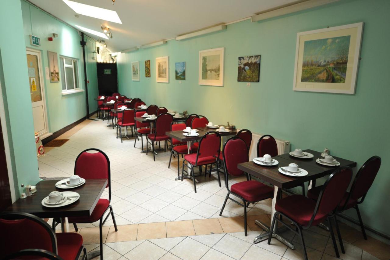 Acton Town Hotel Londra Dış mekan fotoğraf