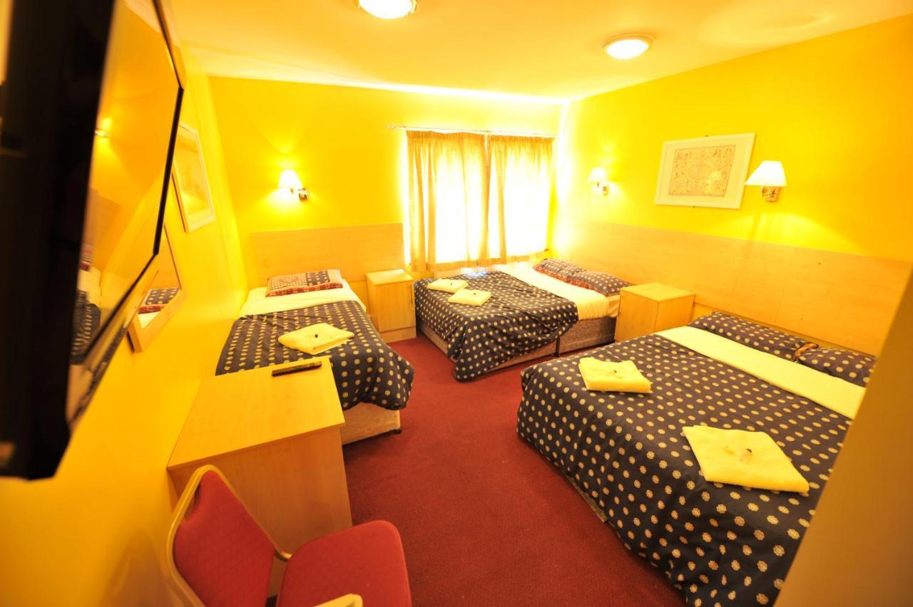 Acton Town Hotel Londra Dış mekan fotoğraf