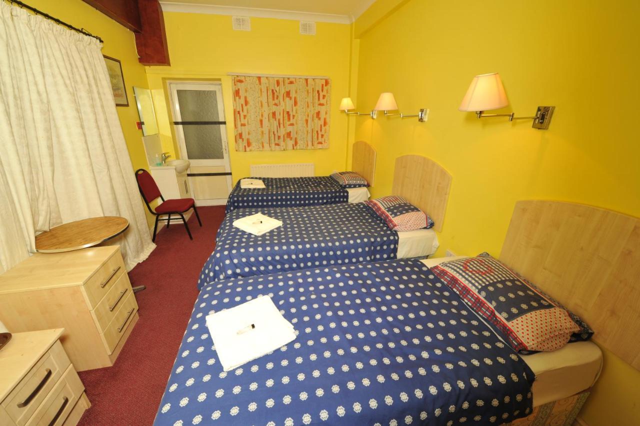 Acton Town Hotel Londra Dış mekan fotoğraf