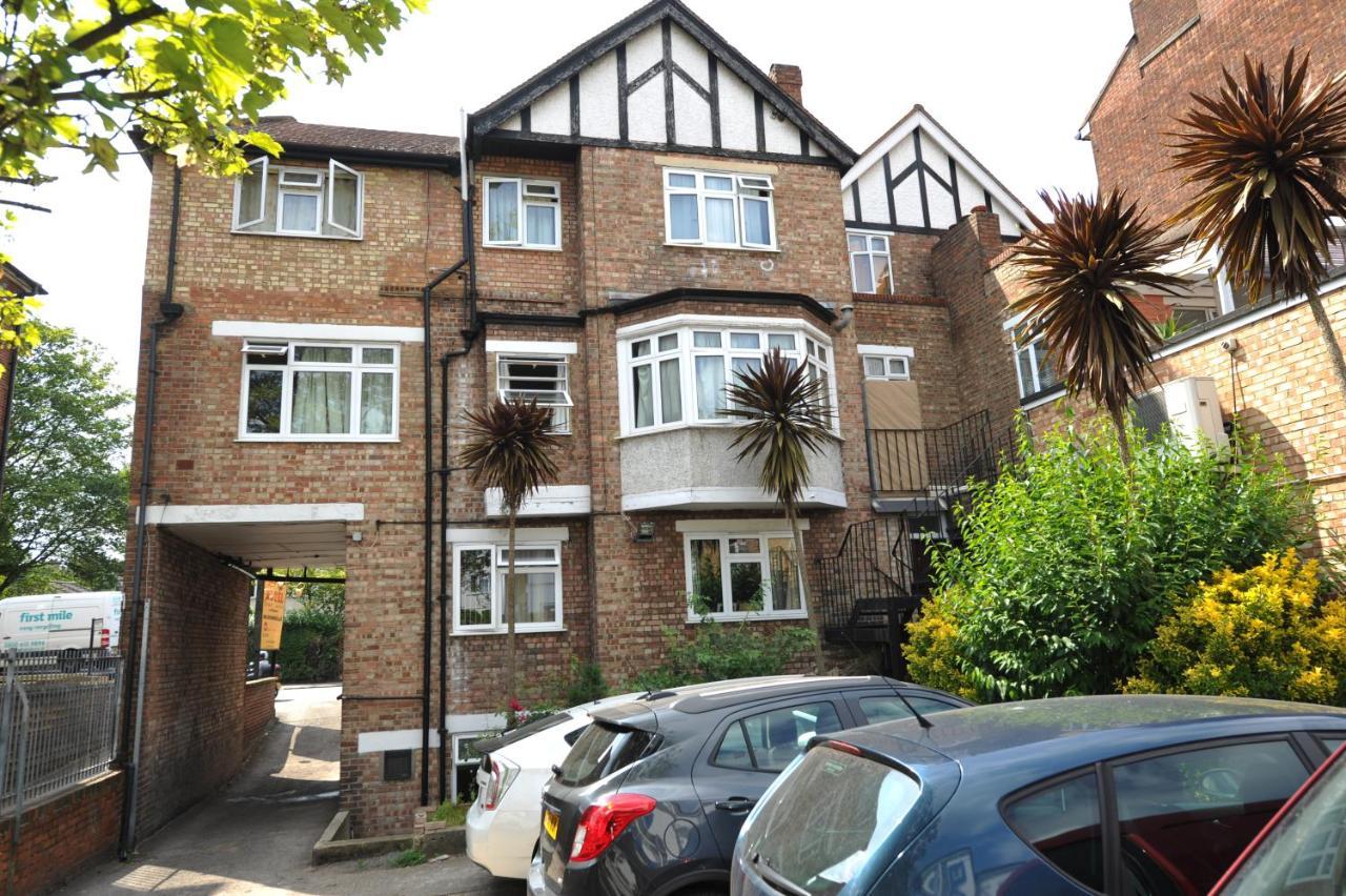 Acton Town Hotel Londra Dış mekan fotoğraf